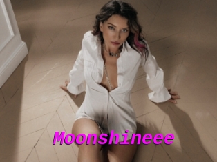 Moonshineee